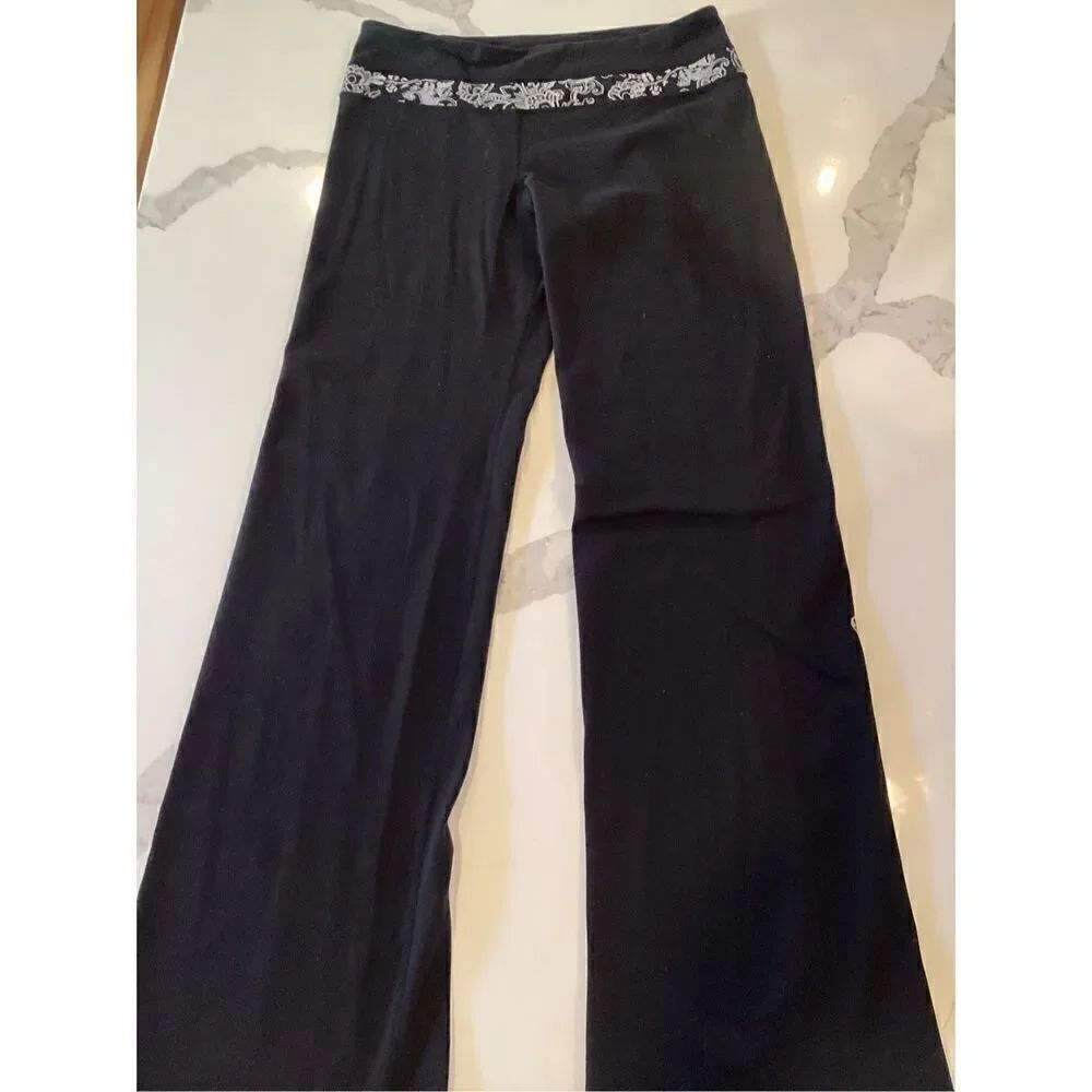 Lululemon Womens Black Athletic Flared Yoga Pants Sz 6 ? Stretch Performance
